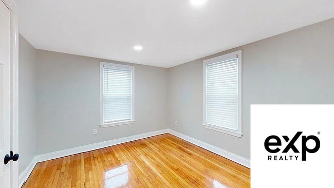 Building Photo - 14 Perkins St