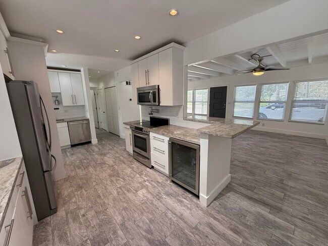 Building Photo - 5967 SW 58th Terrace