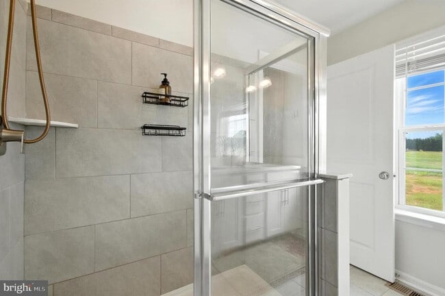 Building Photo - 5051 Silver Oak Dr