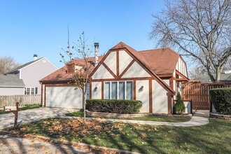 Building Photo - 2851 Garden Dr