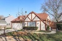 Building Photo - 2851 Garden Dr