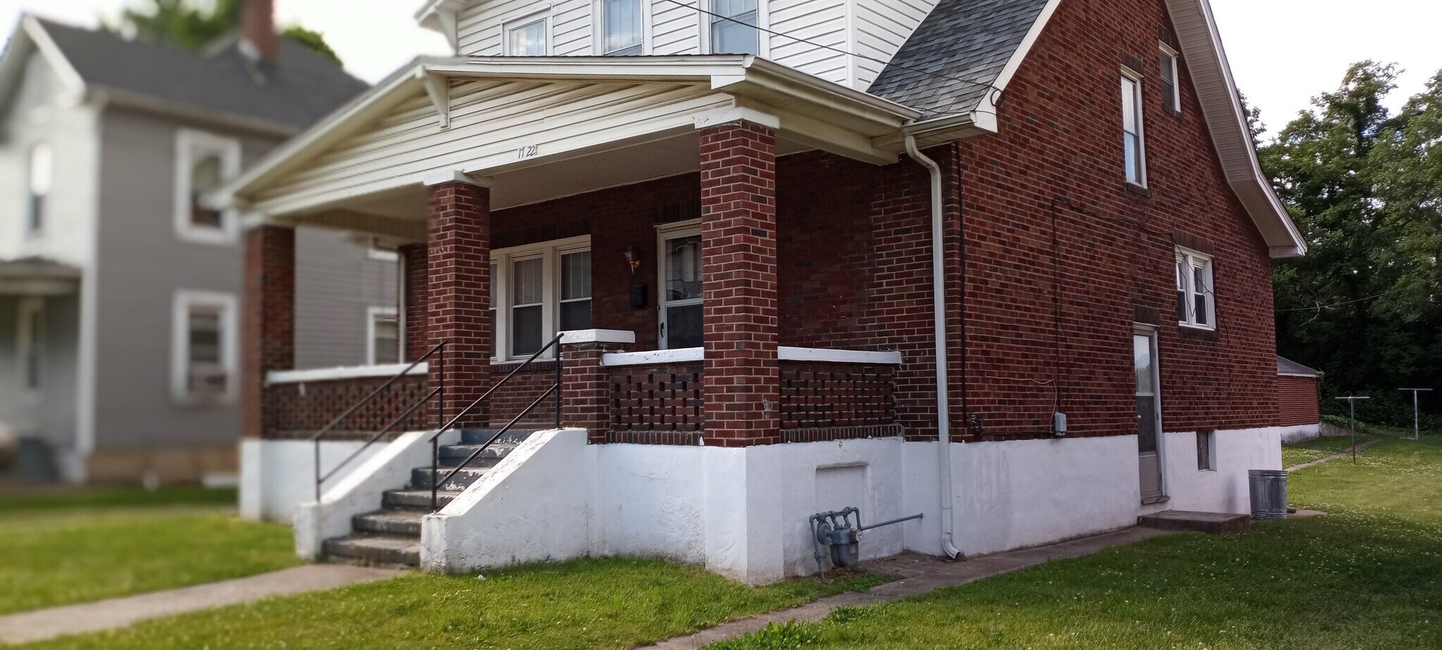 Building Photo - 1722 Chapman Ave SW