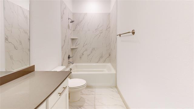 Building Photo - 685 Vista Del Lago Dr