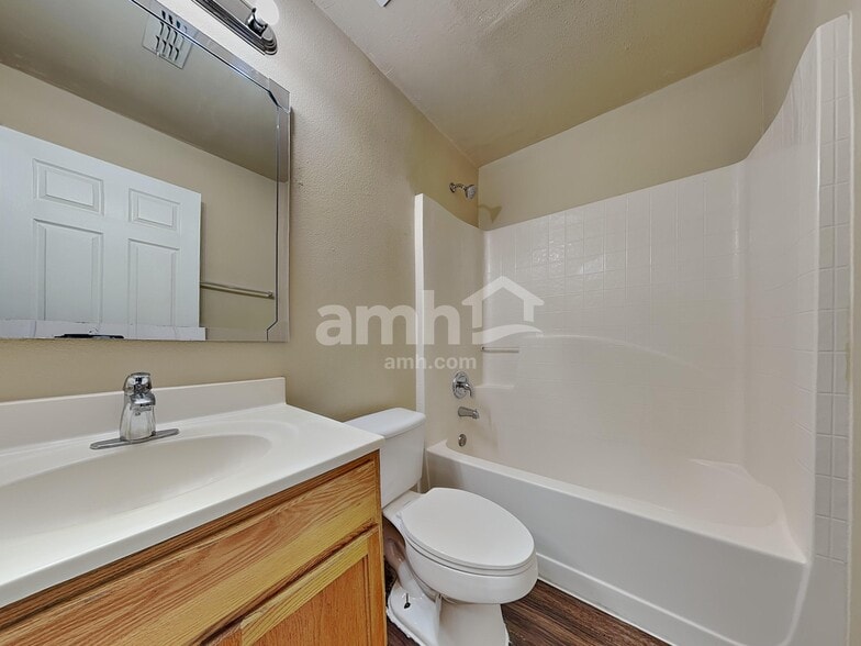 Building Photo - 2063 Corner Meadow Cir