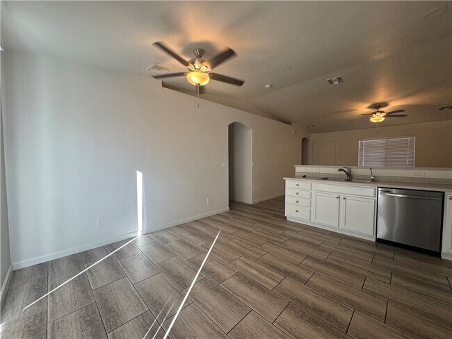 Building Photo - 5085 S Jacaranda Pl