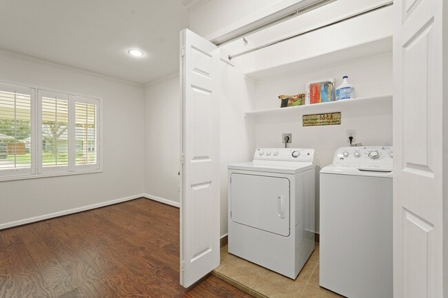 Building Photo - 4526 Benning Dr