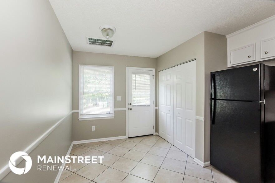 Building Photo - 7100 Cabe Ln