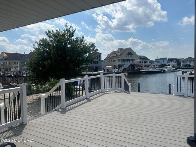 Building Photo - 46 Longpoint Dr