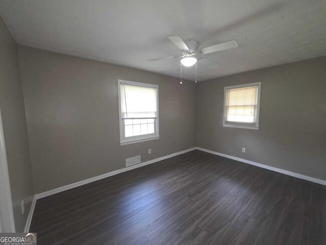 Building Photo - 707 Battle Creek Rd