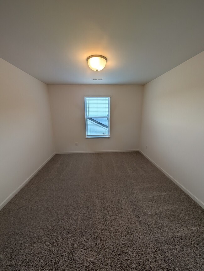 Building Photo - BRAND NEW 4BD/2.5 Home in the Stonebridge ...