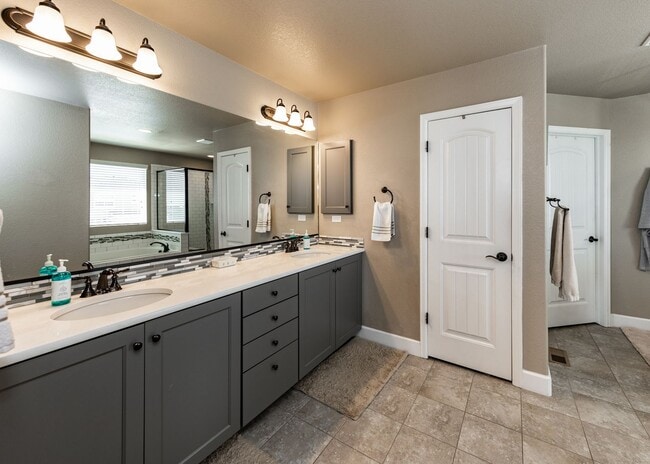 Building Photo - Beautiful, Spacious Home in Wolf Ranch in D20