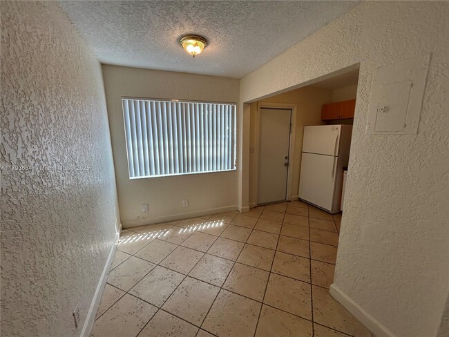 Building Photo - 4815 NW 9th Dr