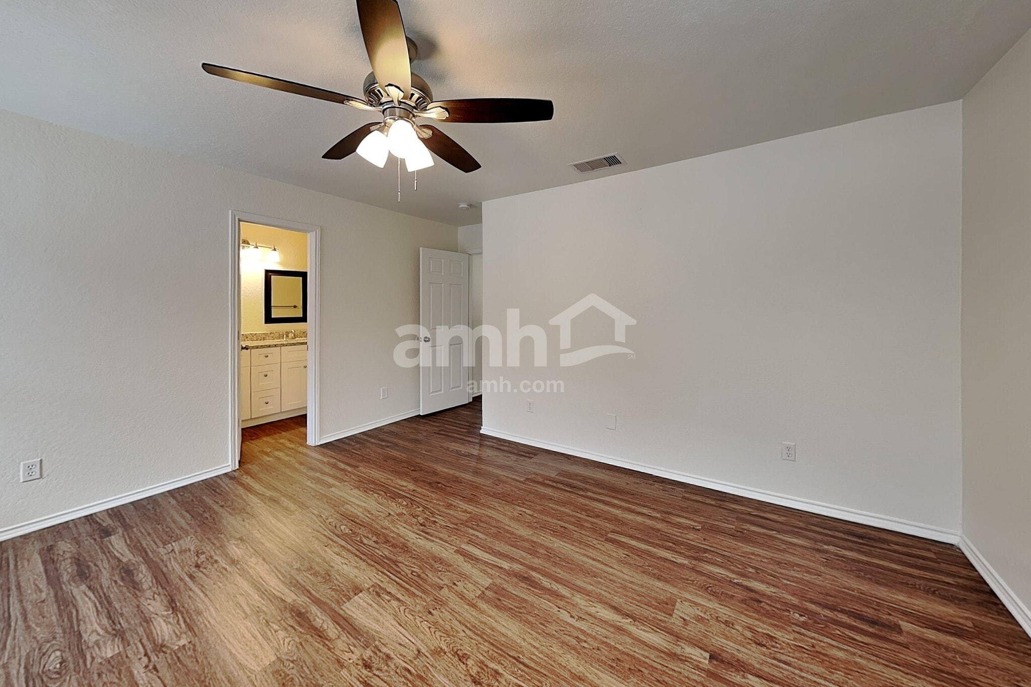Building Photo - 9210 Laguna Falls