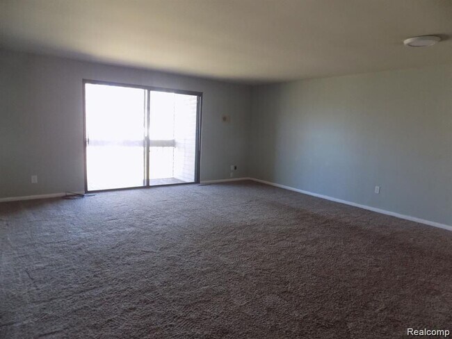 Building Photo - 515 Oakbrook Cir