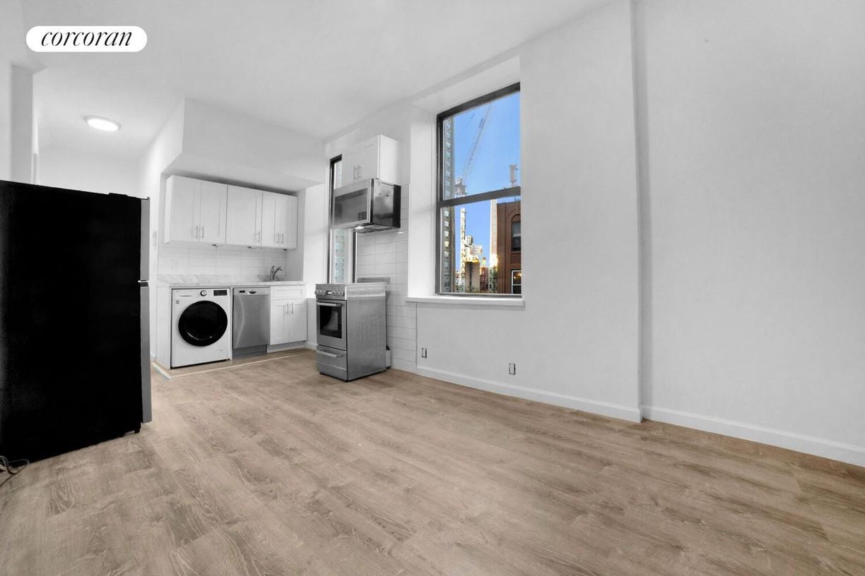 Building Photo - 500 E 73rd St