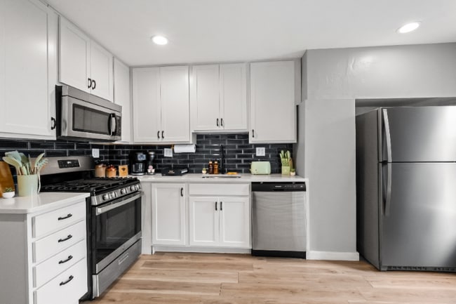 Building Photo - 5303 Duncan St