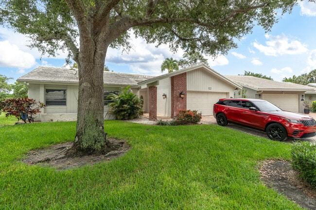 Building Photo - 5557 N Cameo Dr