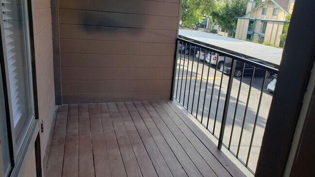 Building Photo - 1465 E Peckham Ln