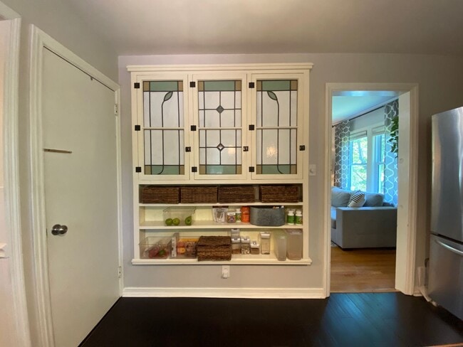 Building Photo - North AVL - Spacious Home with Large Yard and Outdoor Fireplace!