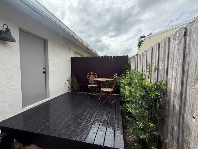 Building Photo - 1404 NW 6th Ave