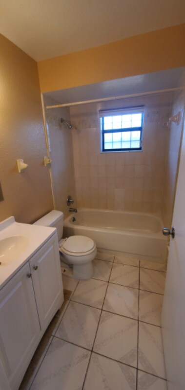 Building Photo - 5324 Bonnie Brae Cir