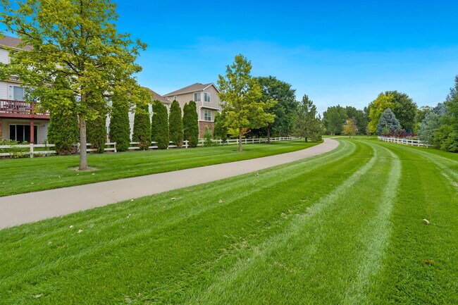 Building Photo - 2408 Pierce Ct