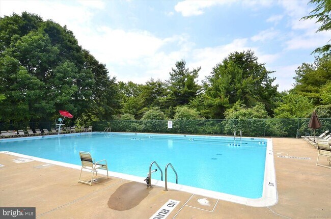 Building Photo - 10940 Brewer House Rd