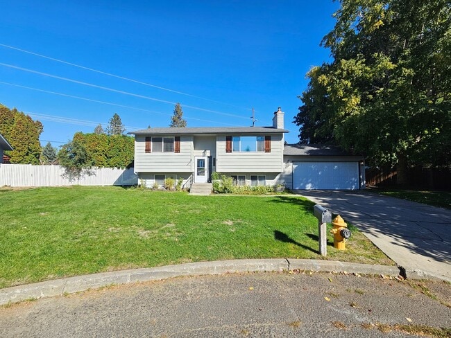 Building Photo - 1721 E 58th Ave