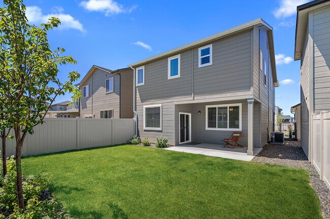 Building Photo - 3384 NW 14th Ave