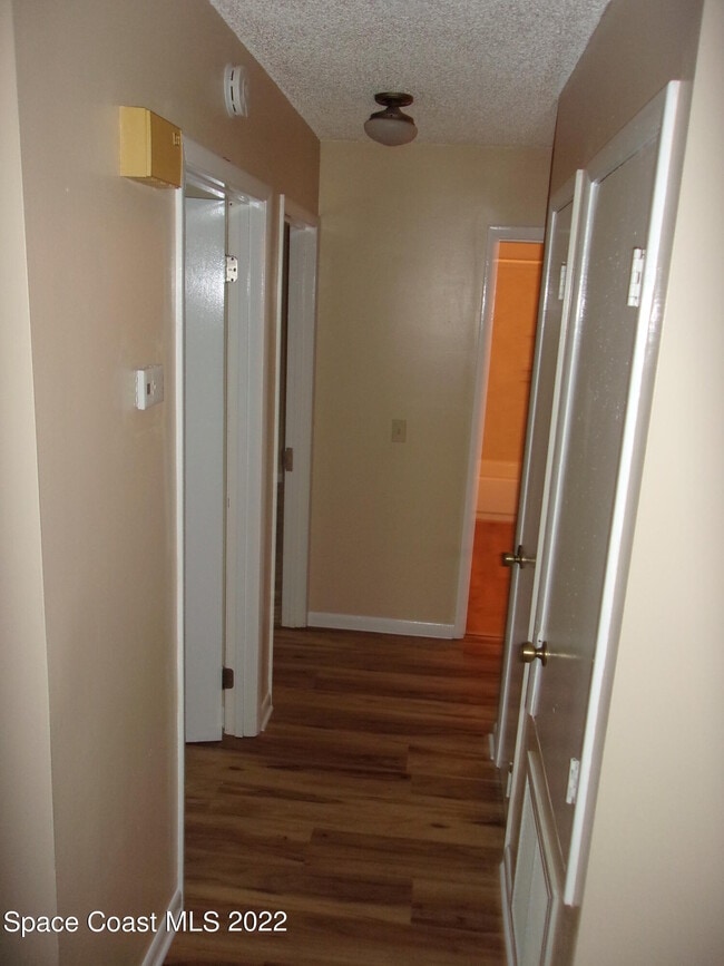 Building Photo - 3069 Sea Gate Cir