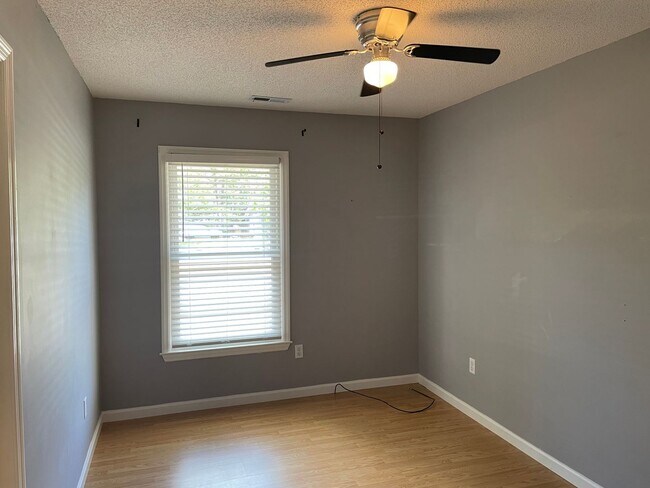 Building Photo - 3 Bedroom 2 Bath house in Boiling Springs with Workshop/Garage
