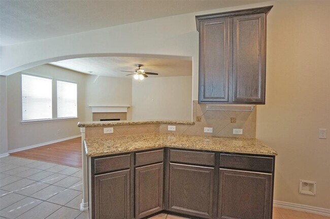 Building Photo - 24503 Hikers Bend Dr