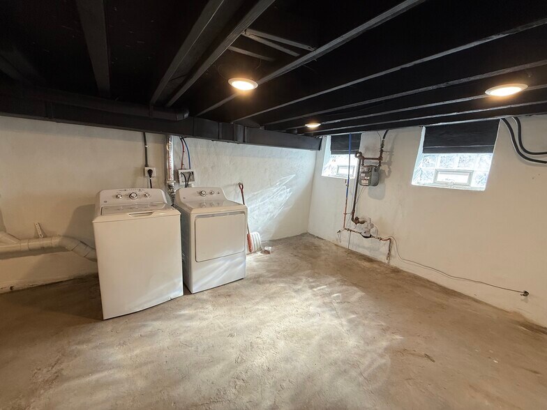 Building Photo - 2513 W Seybert St