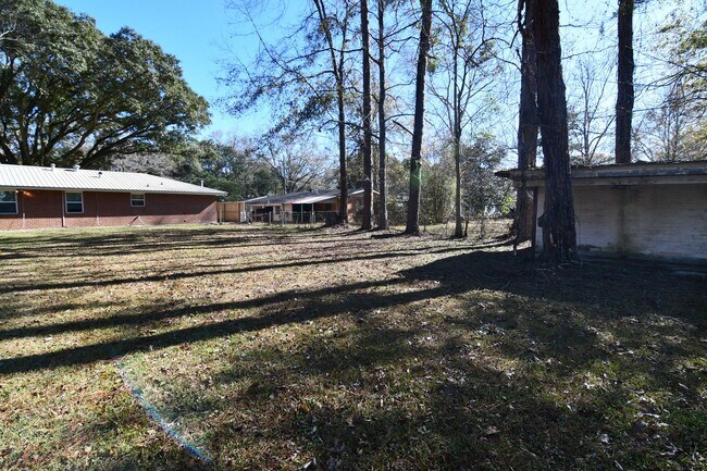 Building Photo - Must See!  Newly renovated, 3 bedroom, 1 bath home in Brownsfield off Plank Road