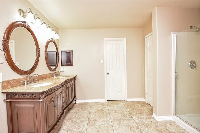 Building Photo - 407 Stream Mill Ln