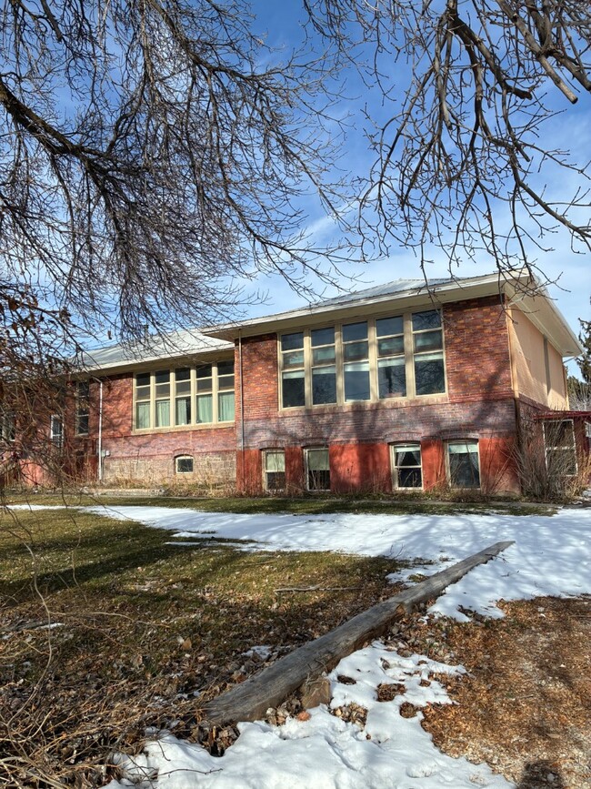 Building Photo - 424 W Market St