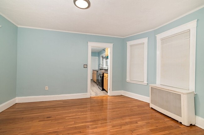 Building Photo - 152 Willow St