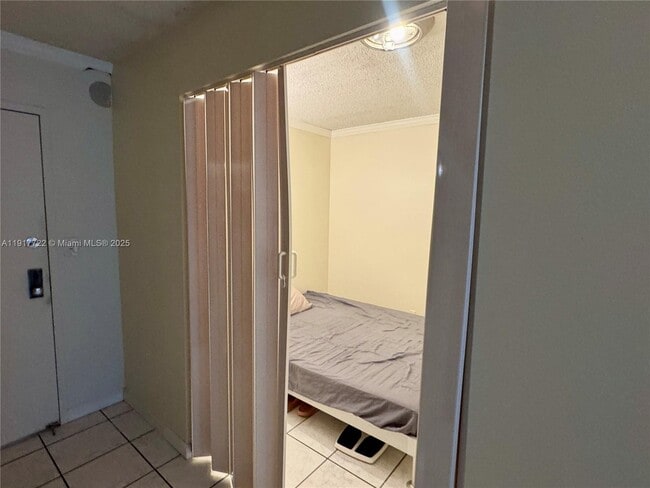 Building Photo - 2401 Collins Ave