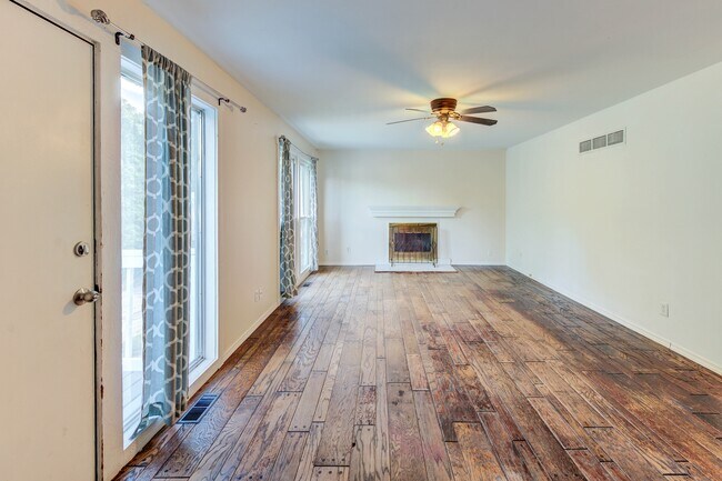 Building Photo - 7211 Wayles Dr