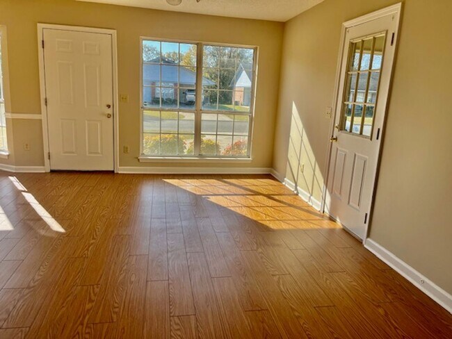 Building Photo - Rockcreek Dr #4 &amp; 369 Mathis