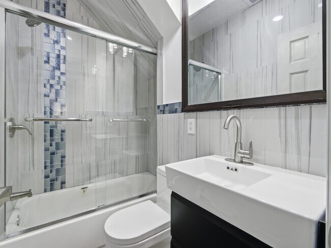 Building Photo - 232 1st St