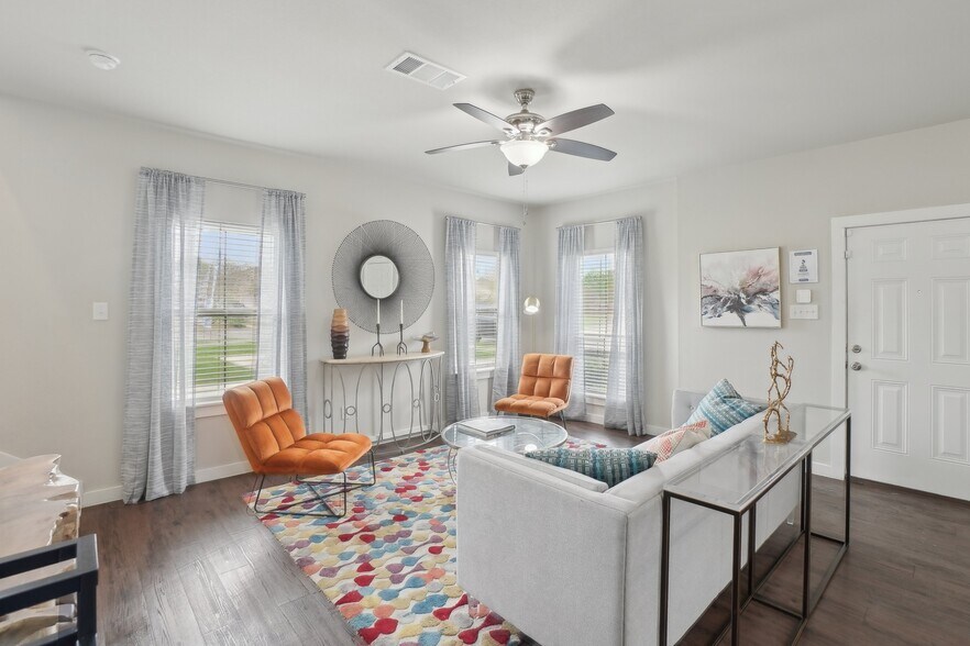 Building Photo - Townhomes at Princeton Meadows
