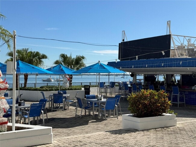 Building Photo - 825 Brickell Bay Dr