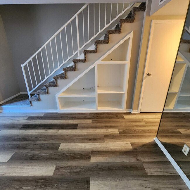 Building Photo - NEW PRICE! NEW UPDATES, YOU CANNOT BEAT THIS ONE!