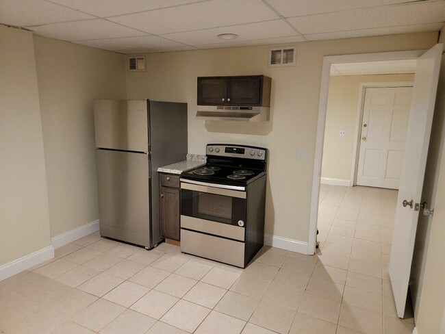 Kitchen - 123 Eaglewood Way