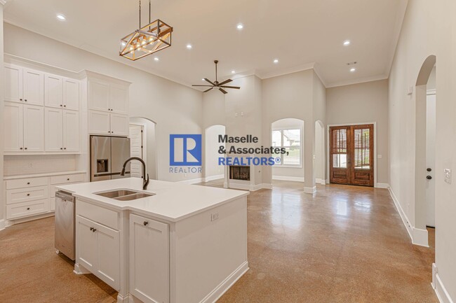 Building Photo - 4 Bed/3 Bath Home in Castlewoods