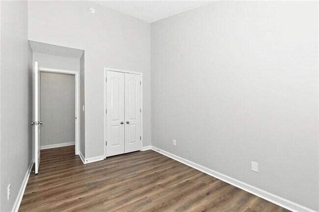 Building Photo - 8648 Thomas Ln