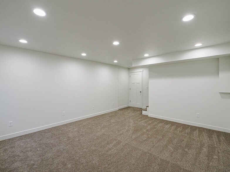 Building Photo - 14436 S Ferndale Way