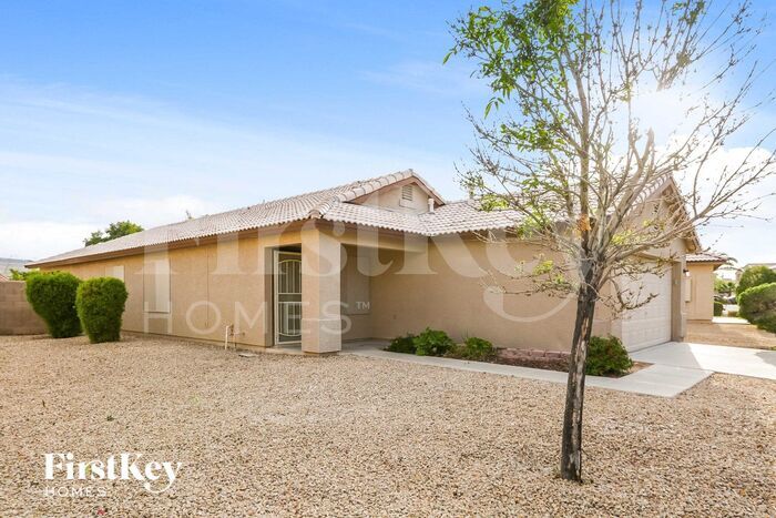 Building Photo - 10894 W Alvarado Rd