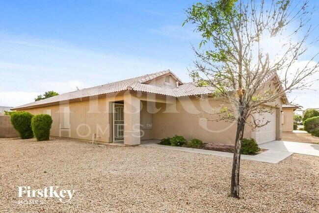 Building Photo - 10894 W Alvarado Rd